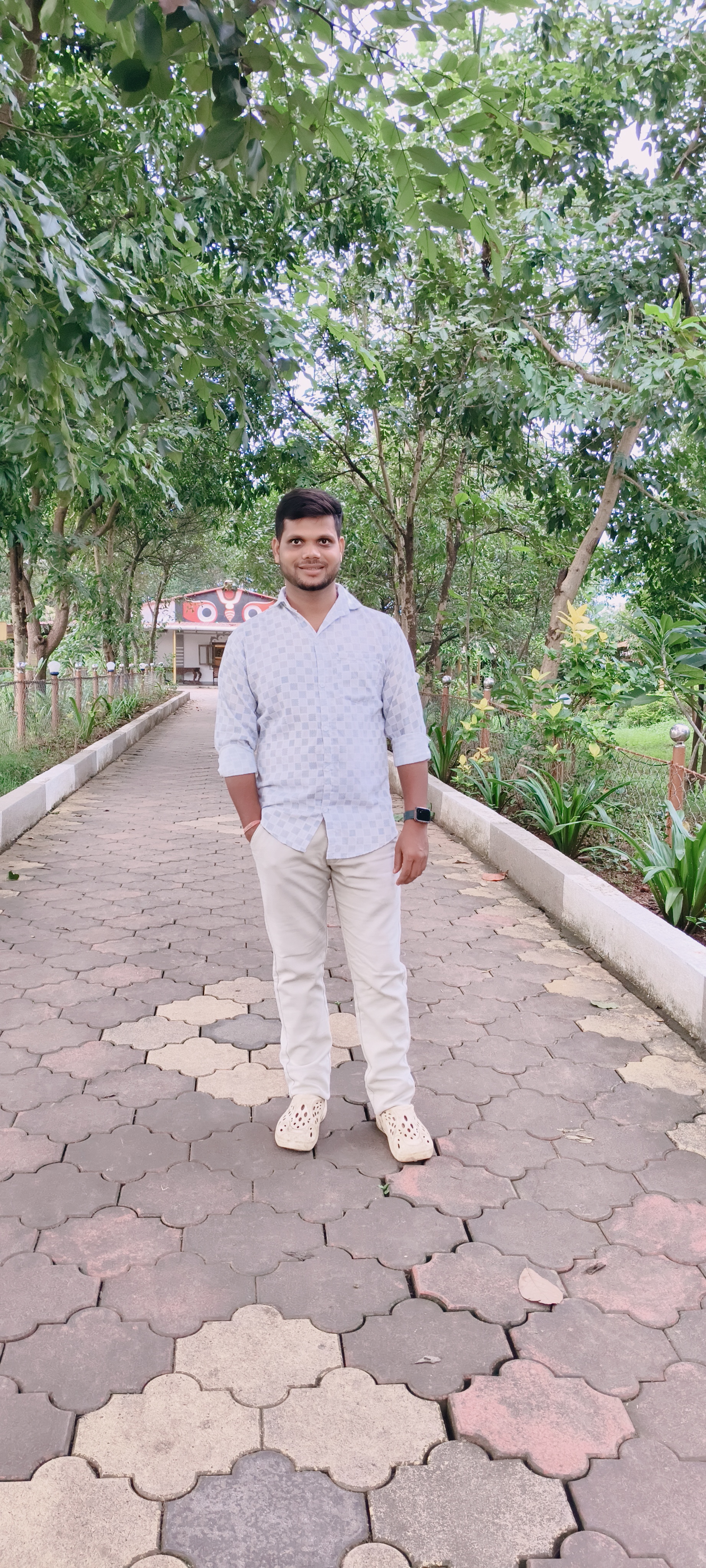 Vinit Madhu Ghute